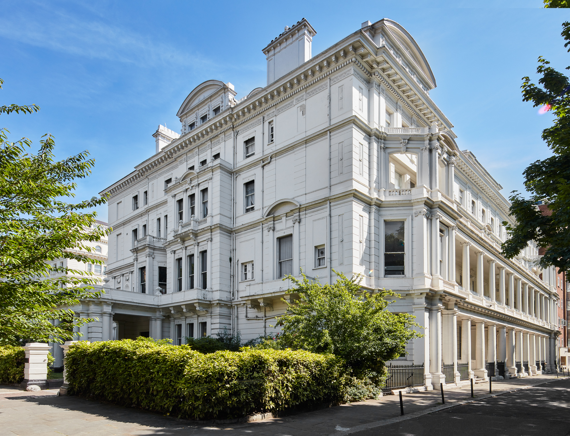 The Columbia Hotel viewed from the corner with one side overlooking Hyde Park